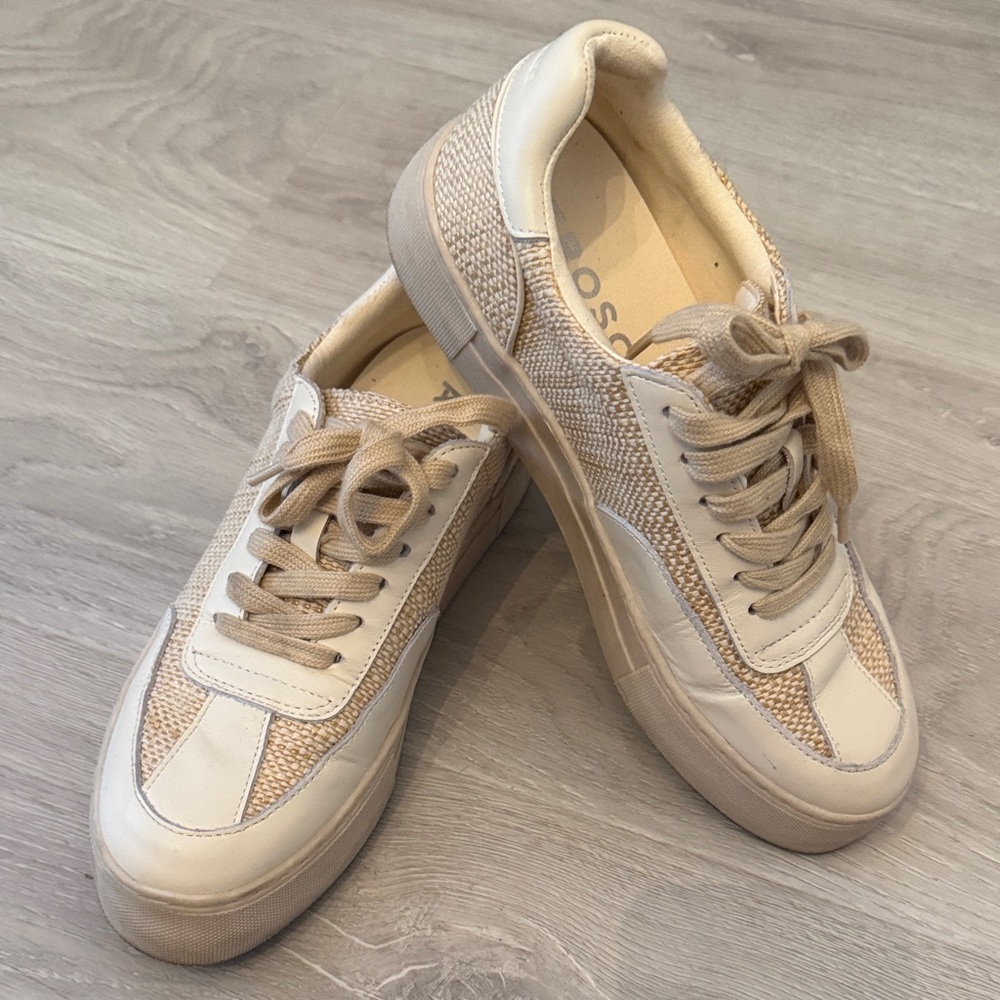AEROSOLES Cream and Tan Sneakers